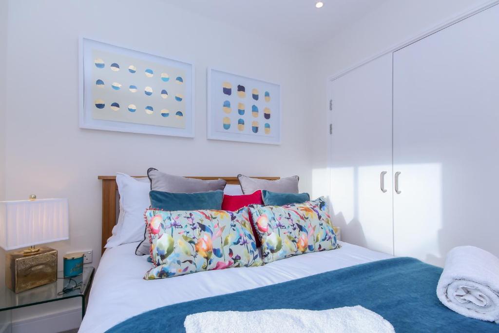 Oxfordshire Living - Oxford Castle - Luxury Apartment room 1