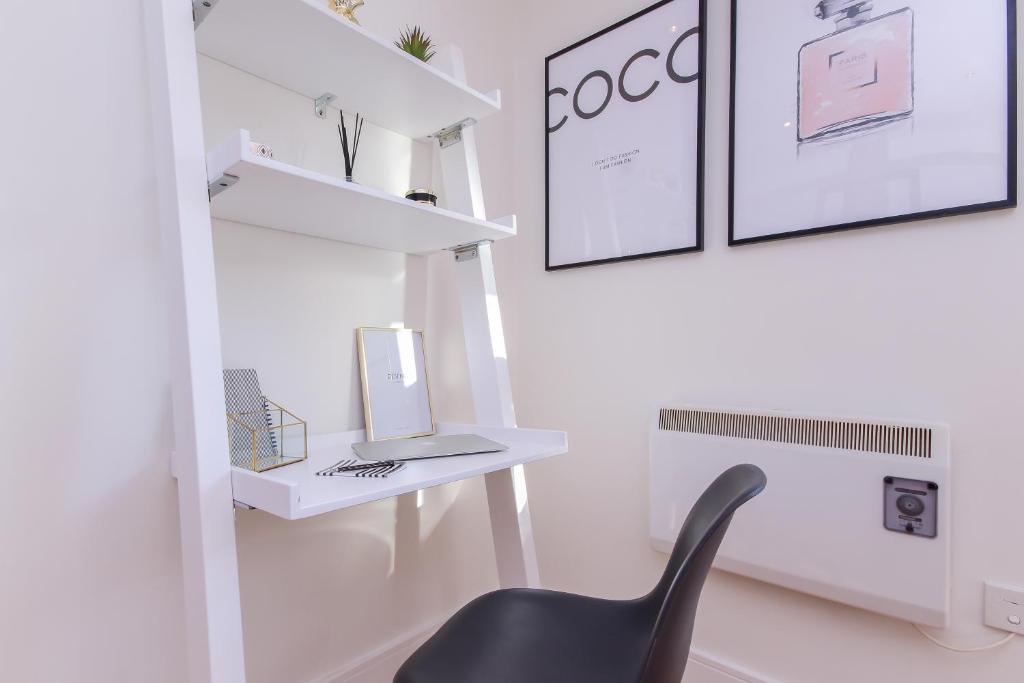 Oxfordshire Living - Oxford Castle - Luxury Apartment room 5